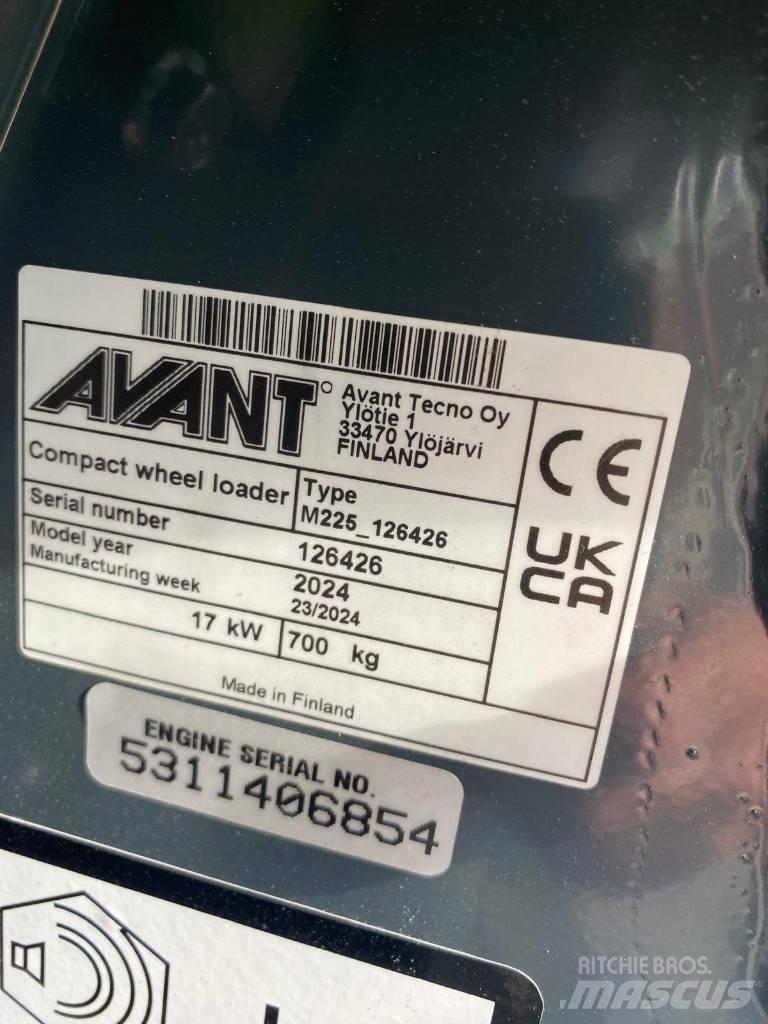 Avant 225 Άλλα μηχανήματα φροντίδας εδάφους