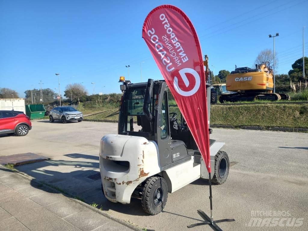 UniCarriers D32 Πετρελαιοκίνητα Κλαρκ