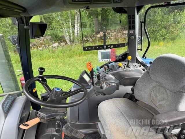 New Holland T 7030 Τρακτέρ