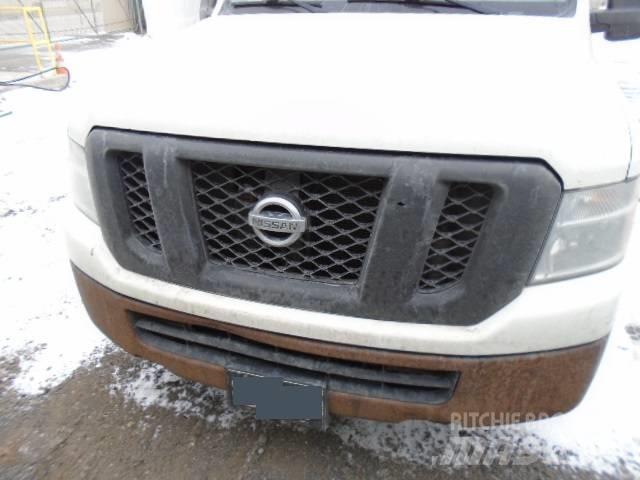 Nissan NV2500HD Φορτηγά Κόφα