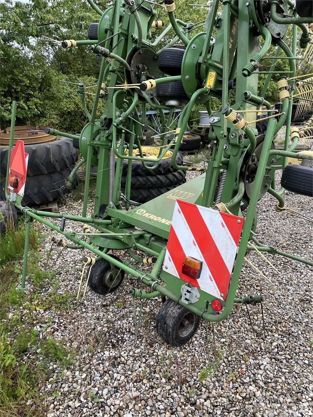 Krone KW 8.82/8 Τσουγκράνες και χορτοξηραντικές μηχανές