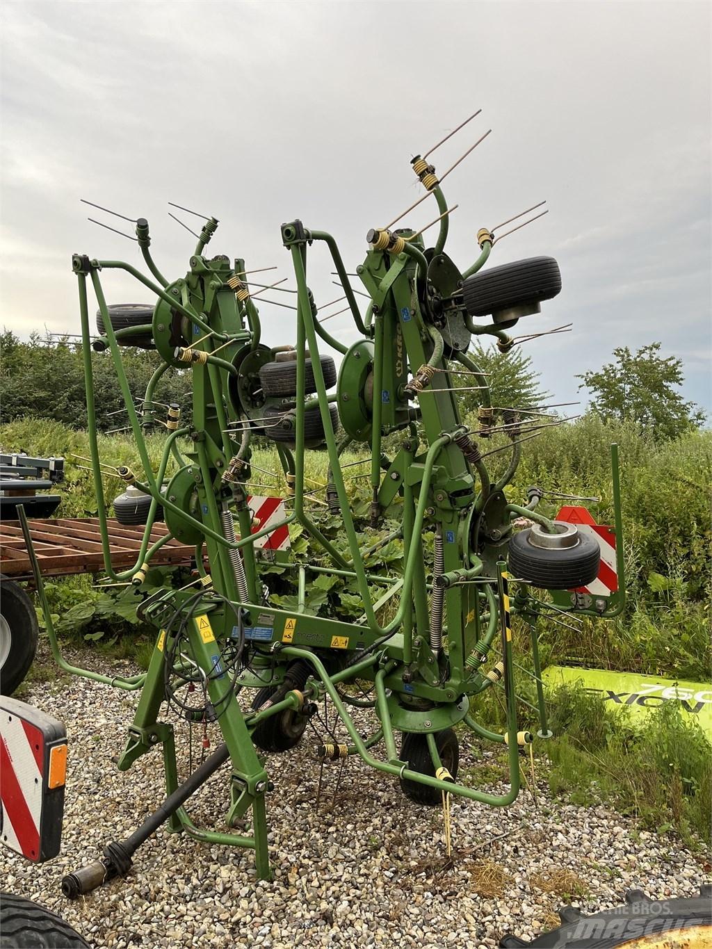 Krone KW 8.82/8 Τσουγκράνες και χορτοξηραντικές μηχανές