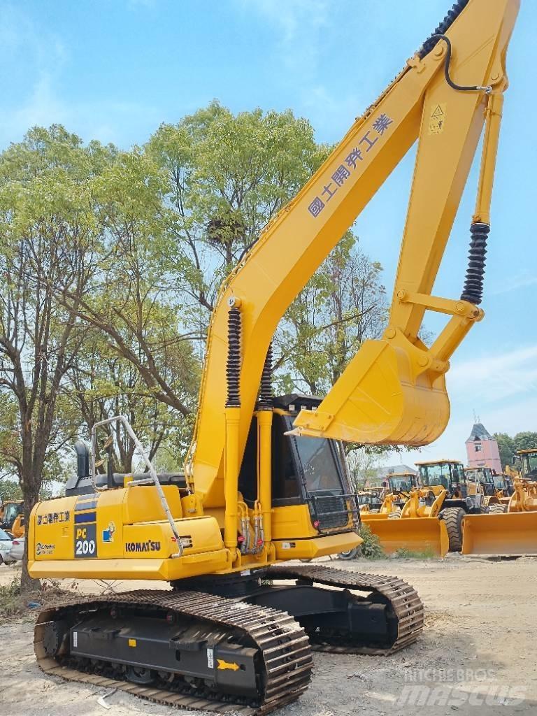 Komatsu PC 200 Εκσκαφείς με ερπύστριες