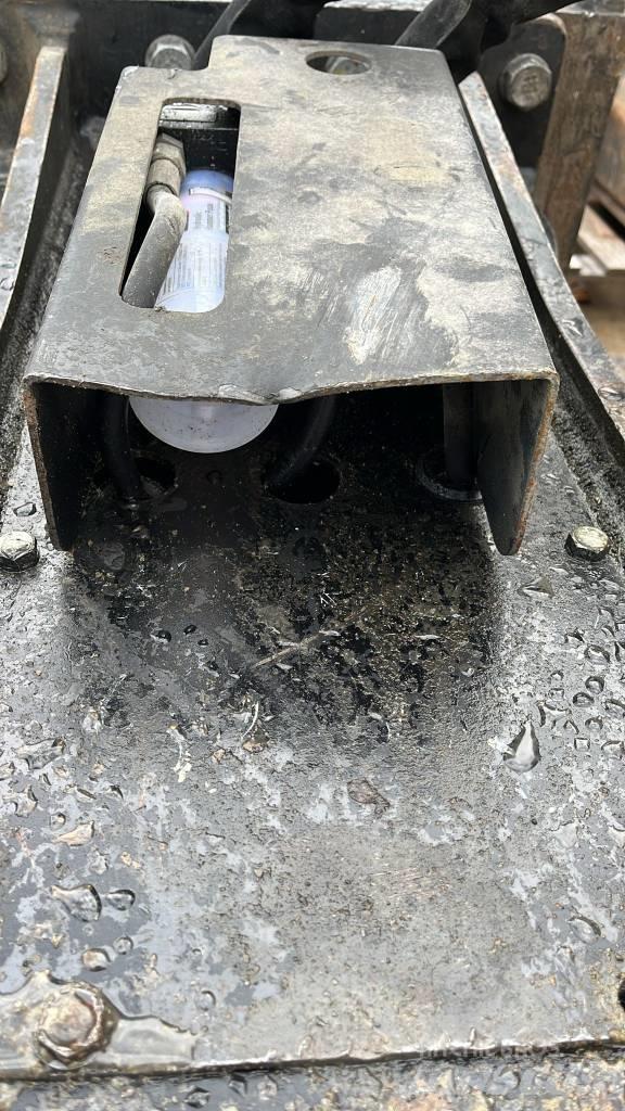 CAT H 115 Σφυριά / Σπαστήρες