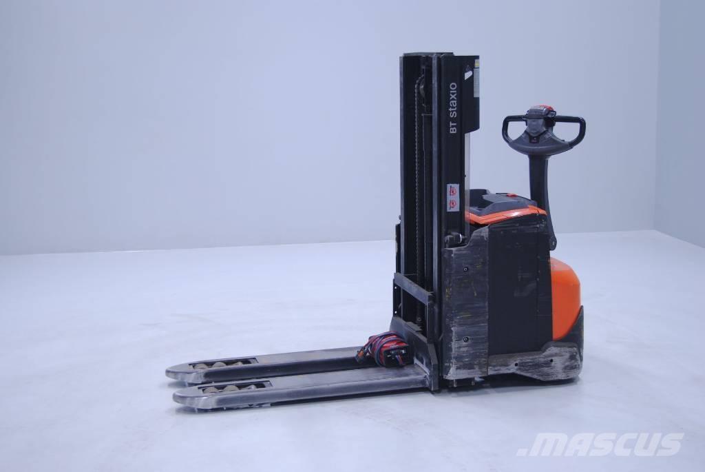 Toyota SWE200D Παλετοφόρα πεζού χειριστή με ιστό