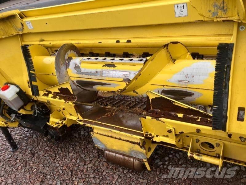 John Deere 8400 Μηχανές χορτονομής