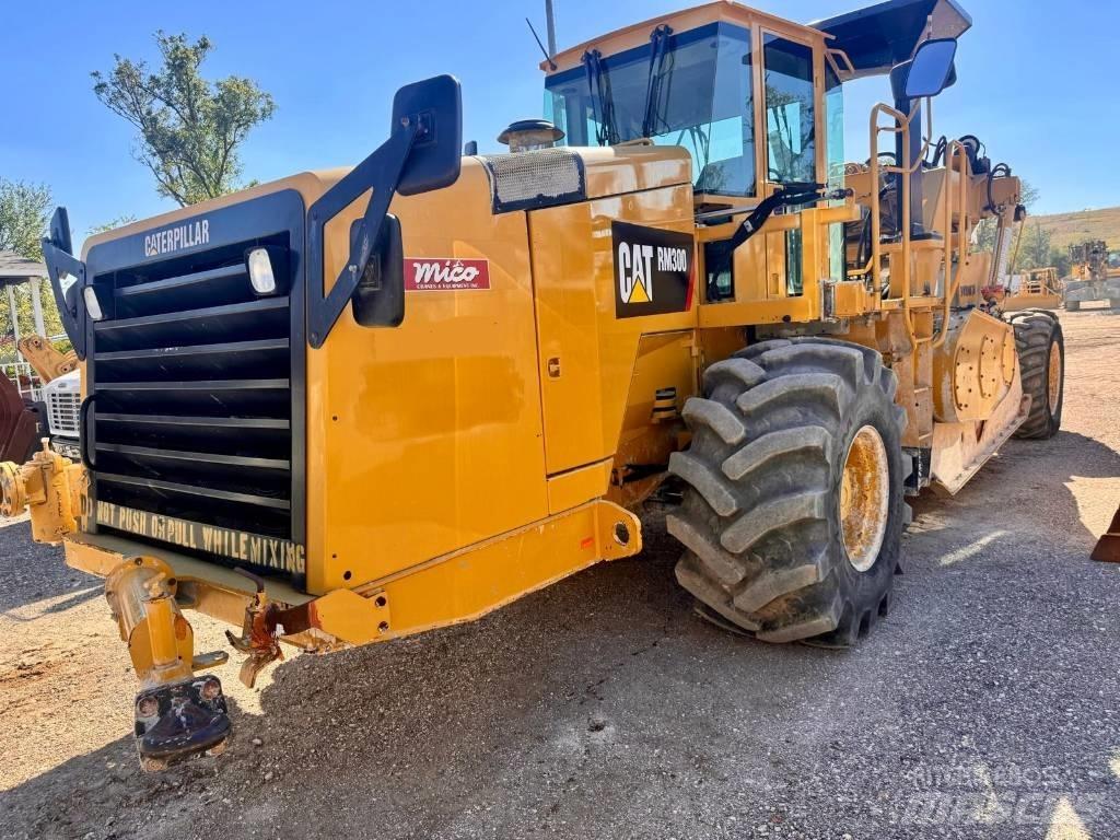 CAT RM 300 Ανακυκλωτές ασφάλτου