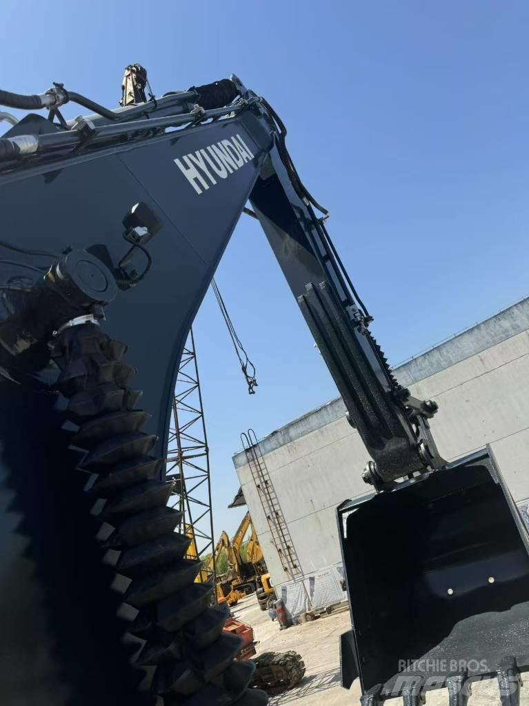 Hyundai R220LC-9S Εκσκαφείς με ερπύστριες