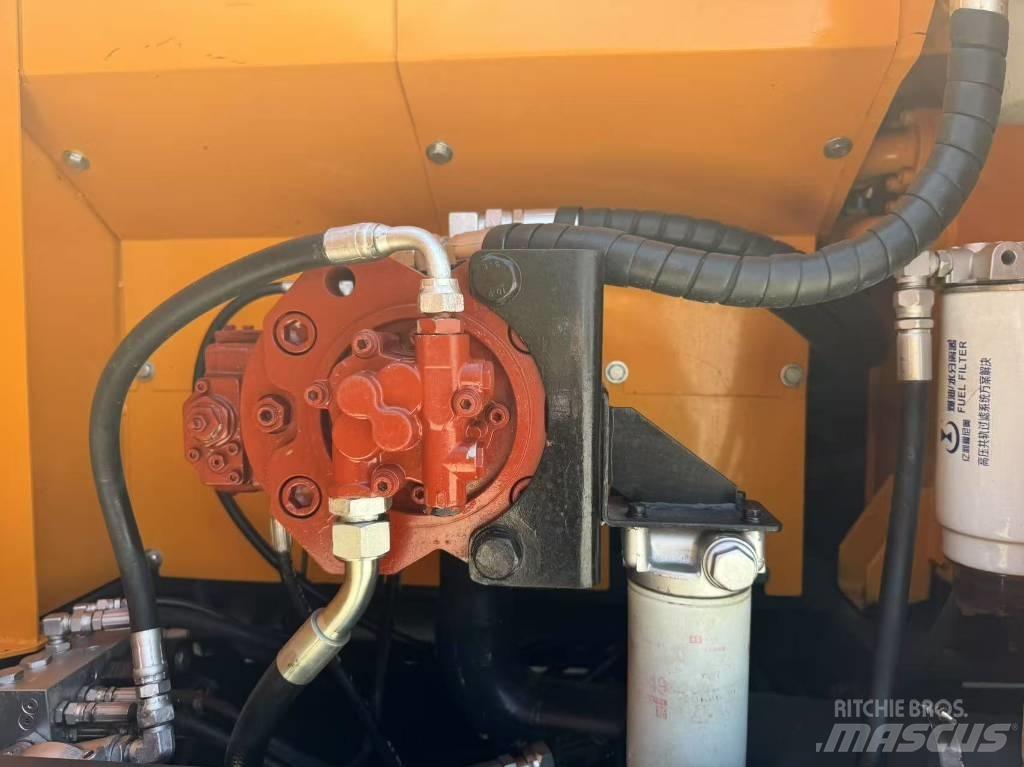 Hyundai R220LC-9S Εκσκαφείς με ερπύστριες