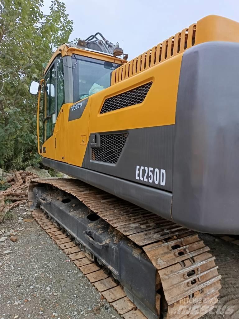 Volvo EC 250 Εκσκαφείς με ερπύστριες