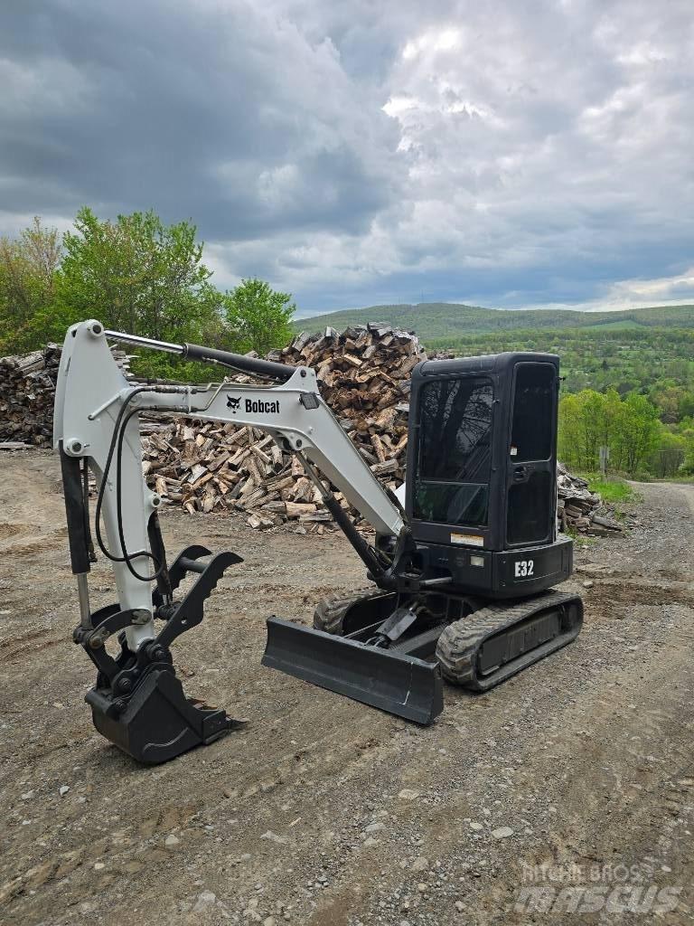 Bobcat E 32 Εκσκαφάκι (διαβολάκι) < 7t