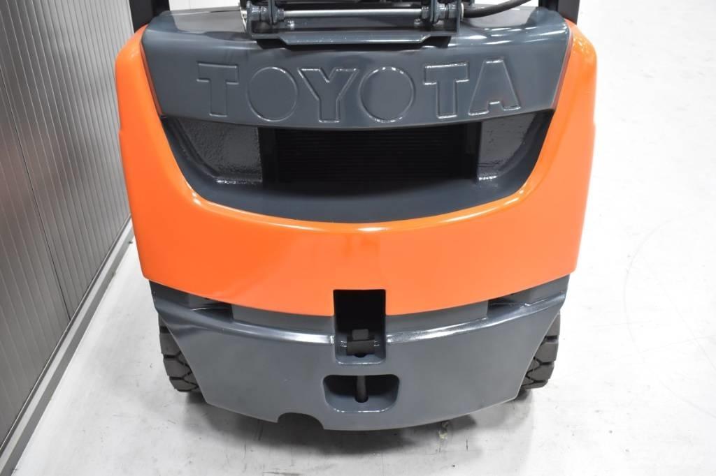 Toyota 02-8FGF18 Περονοφόρα ανυψωτικά κλαρκ με φυσικό αέριο LPG