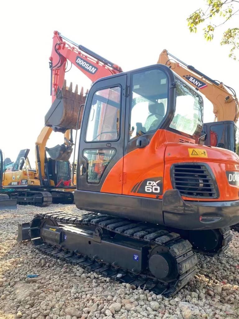Doosan dx60 Εκσκαφείς με ερπύστριες