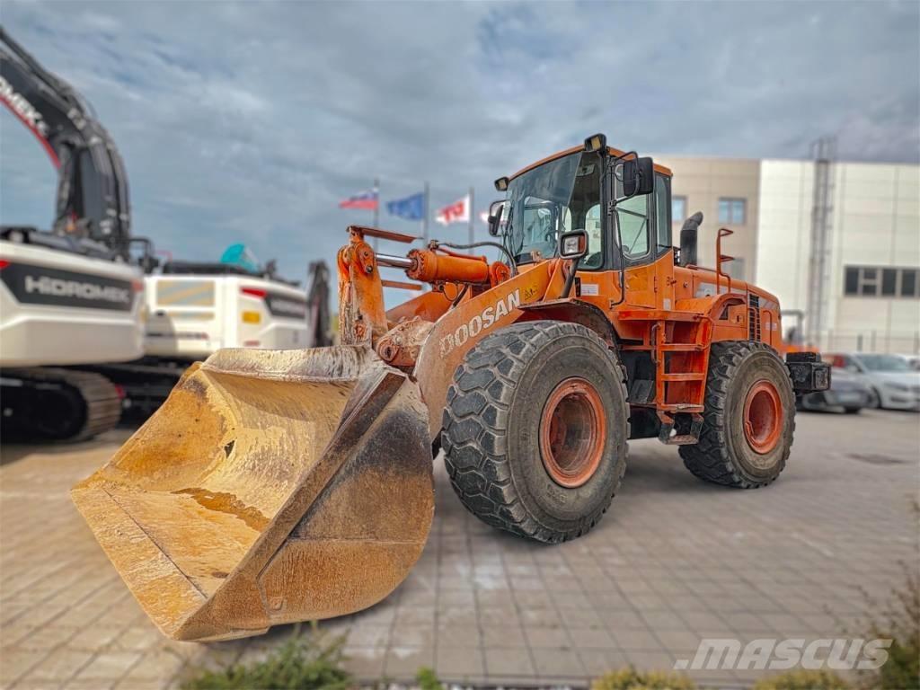 Doosan DL 300 Φορτωτές με λάστιχα (Τροχοφόροι)