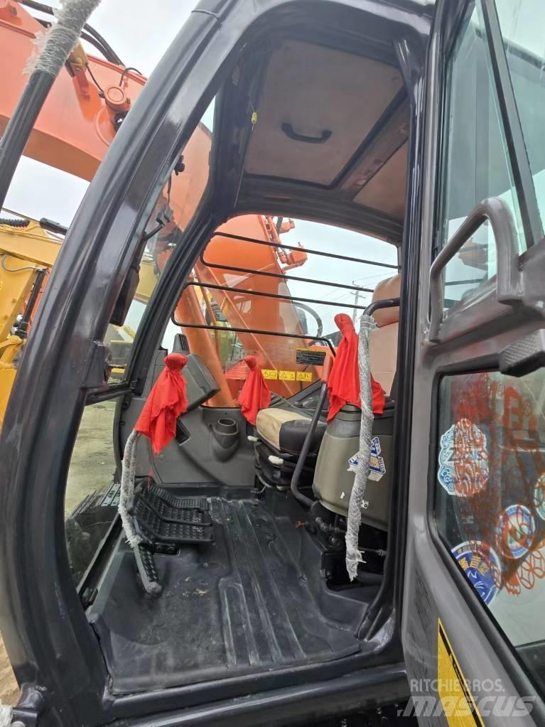 Hitachi ZX 135 US Εκσκαφείς με ερπύστριες