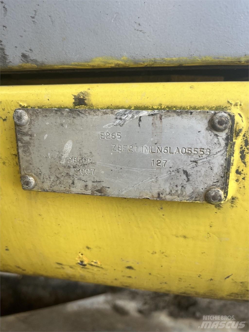 New Holland E 265 B Εκσκαφείς με ερπύστριες