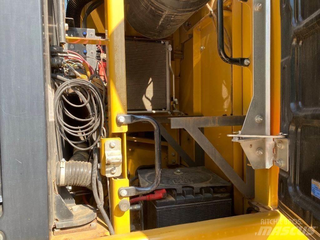 CAT 324E Εκσκαφείς με ερπύστριες