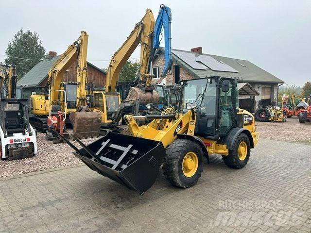 CAT  906M Φορτωτές με λάστιχα (Τροχοφόροι)