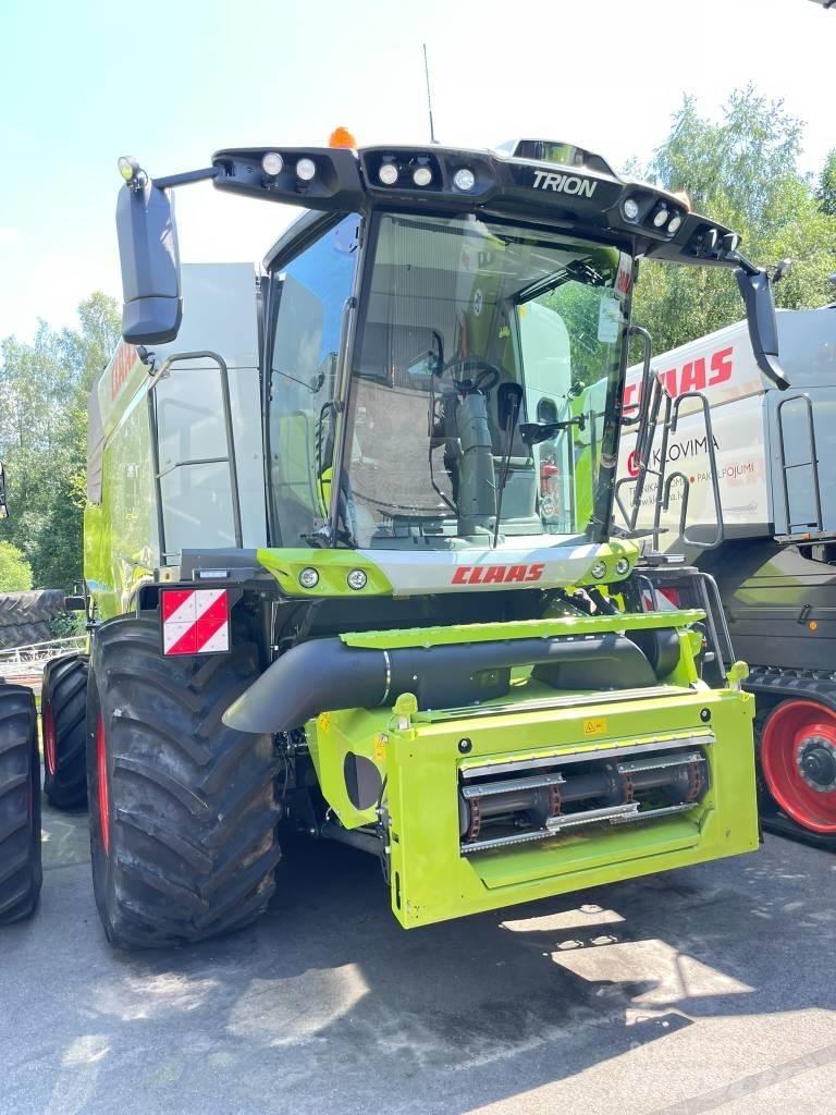 CLAAS TRION 750 Θεριζοαλωνιστικές μηχανές