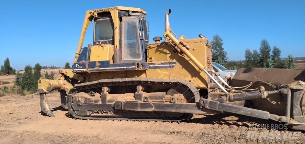 Komatsu D 85 E-21 Μπουλντόζες με ερπύστριες
