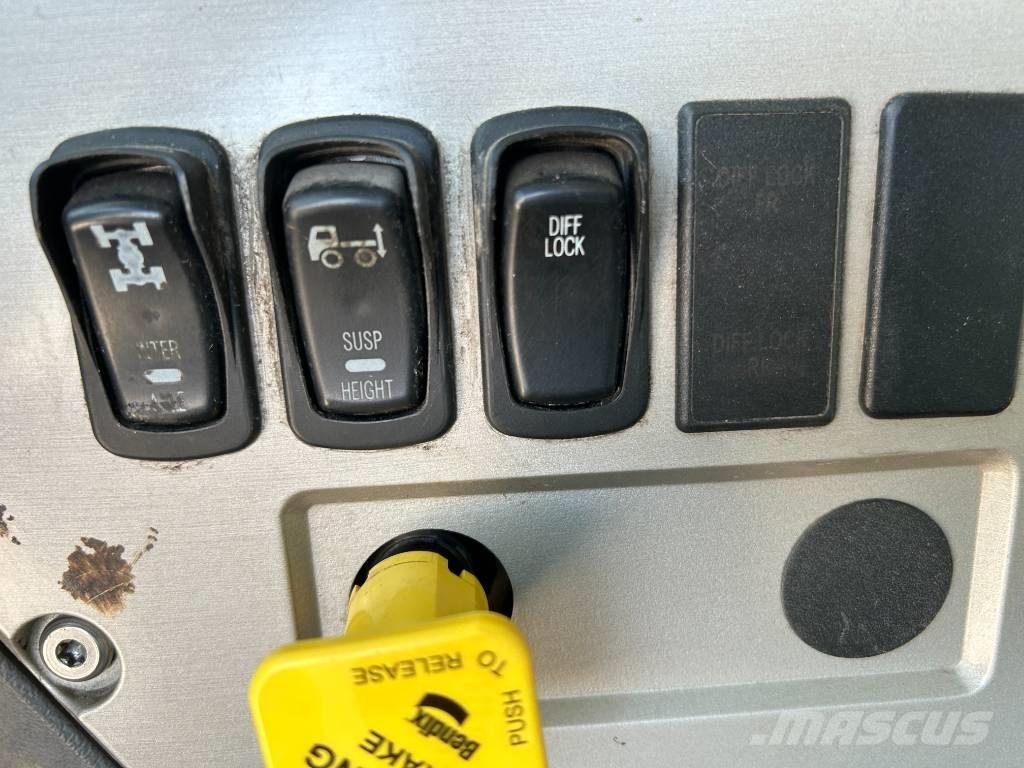 Mack GU813 Φορτηγά Ανατροπή