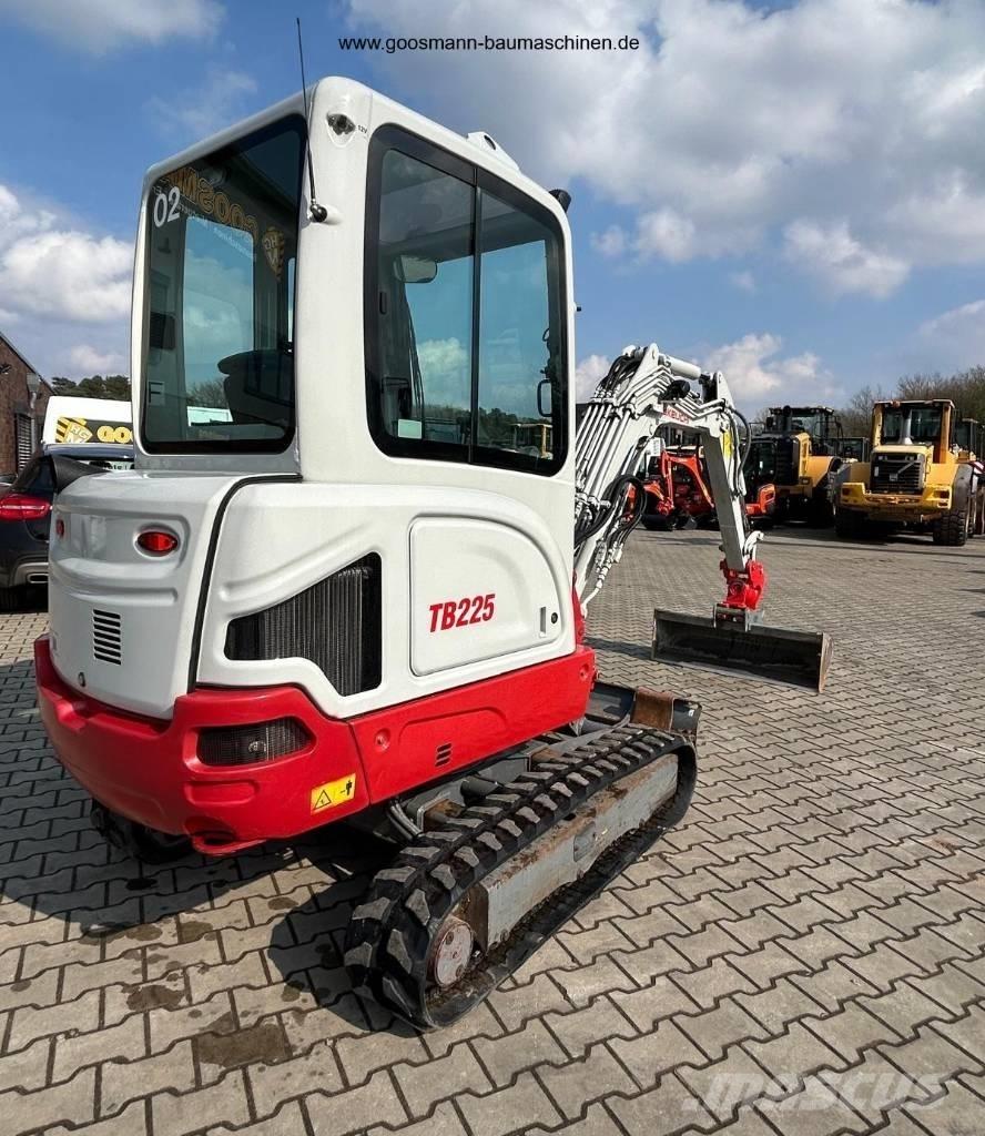 Takeuchi TB 225 Εκσκαφάκι (διαβολάκι) < 7t