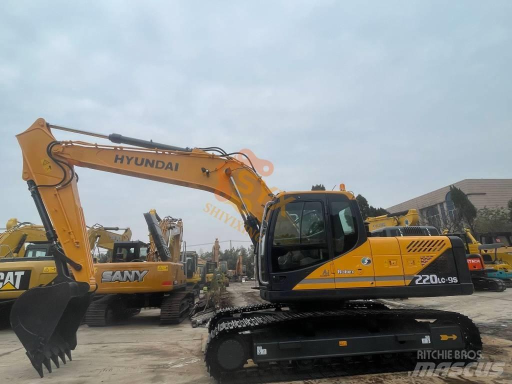 Hyundai Robex 220 Εκσκαφείς με ερπύστριες