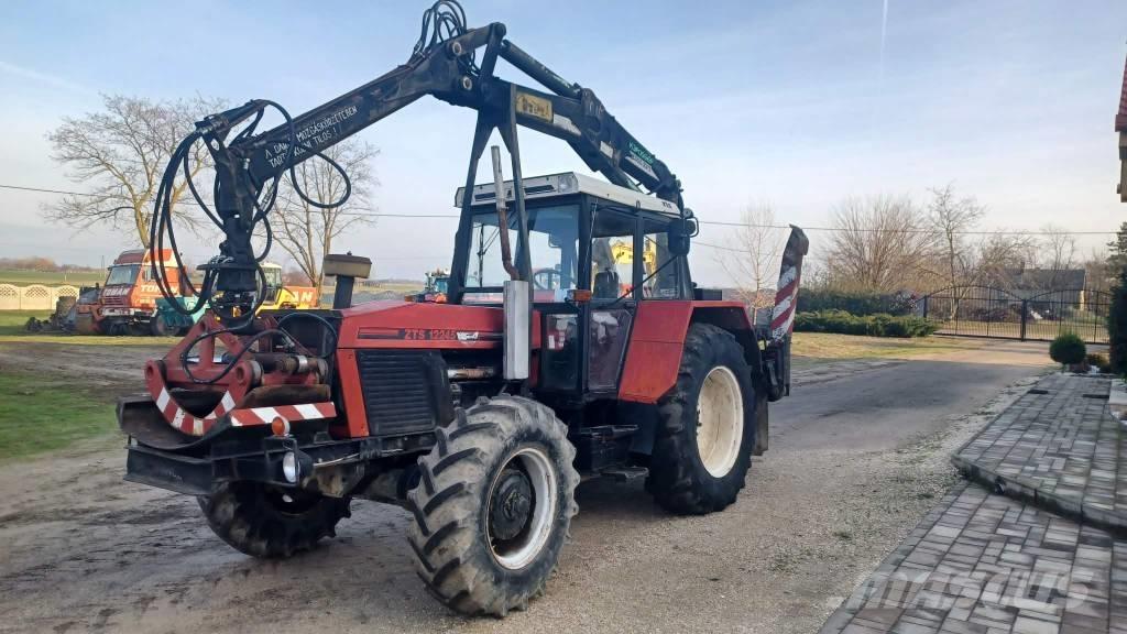 Zetor 12245 Τρακτέρ δασοπονίας