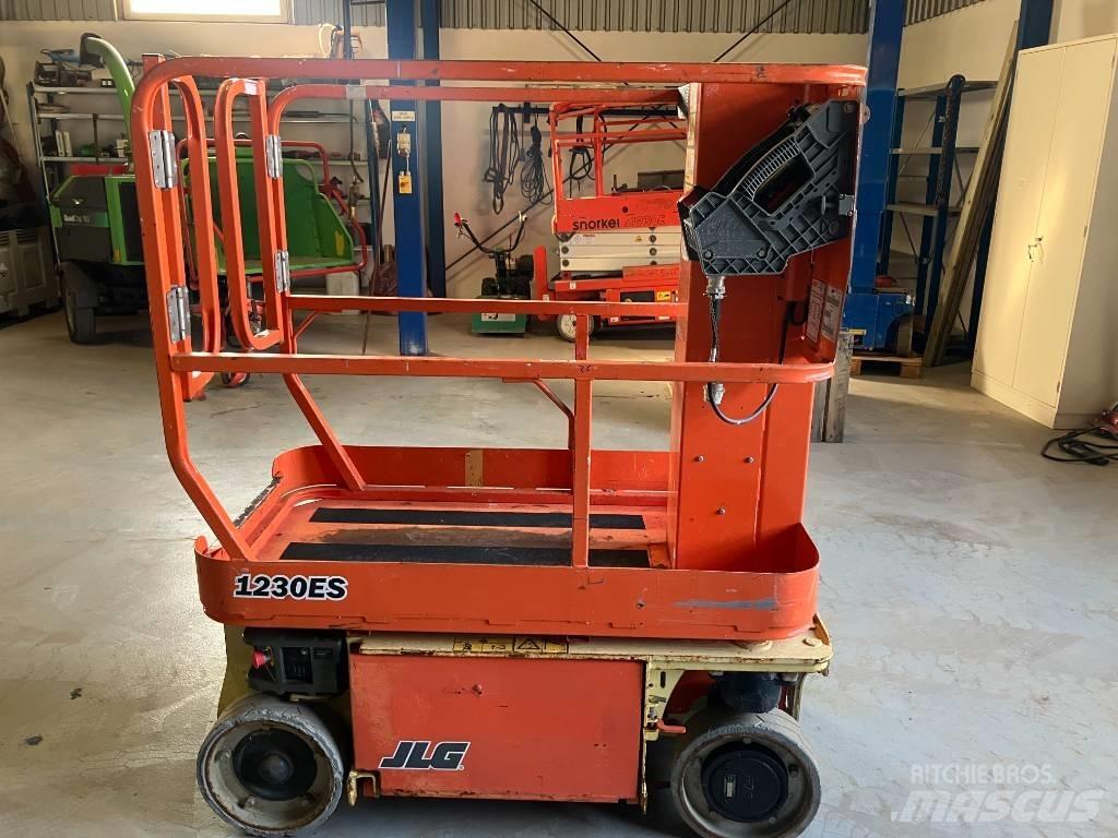 JLG 1230 ES Ανυψωτήρες με κατακόρυφους πυλώνες