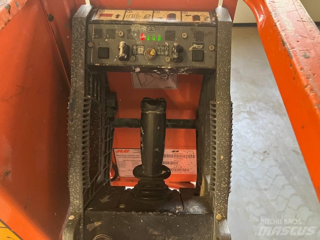 JLG 1230 ES Ανυψωτήρες με κατακόρυφους πυλώνες