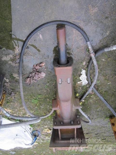 Atlas Copco SB 702 Σφυριά / Σπαστήρες