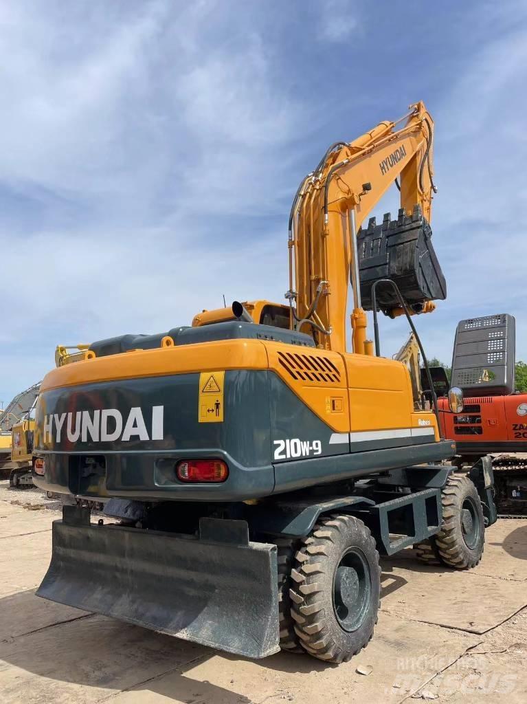 Hyundai R210W-9 Εκσκαφείς με τροχούς - λάστιχα