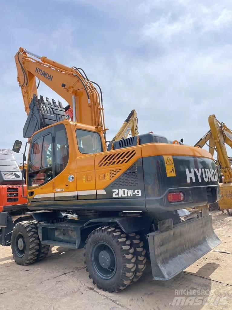 Hyundai R210W-9 Εκσκαφείς με τροχούς - λάστιχα