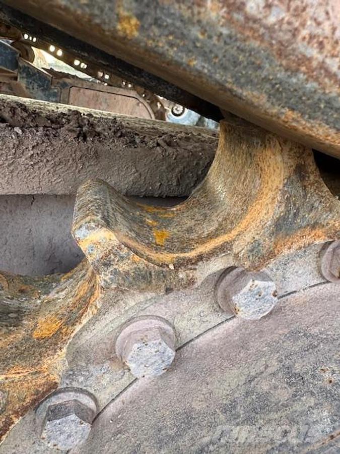 Hitachi ZX650LCH Εκσκαφείς με ερπύστριες