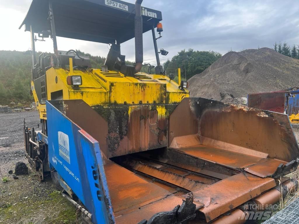 Titan 6870 Paver Επίστρωση ασφάλτου