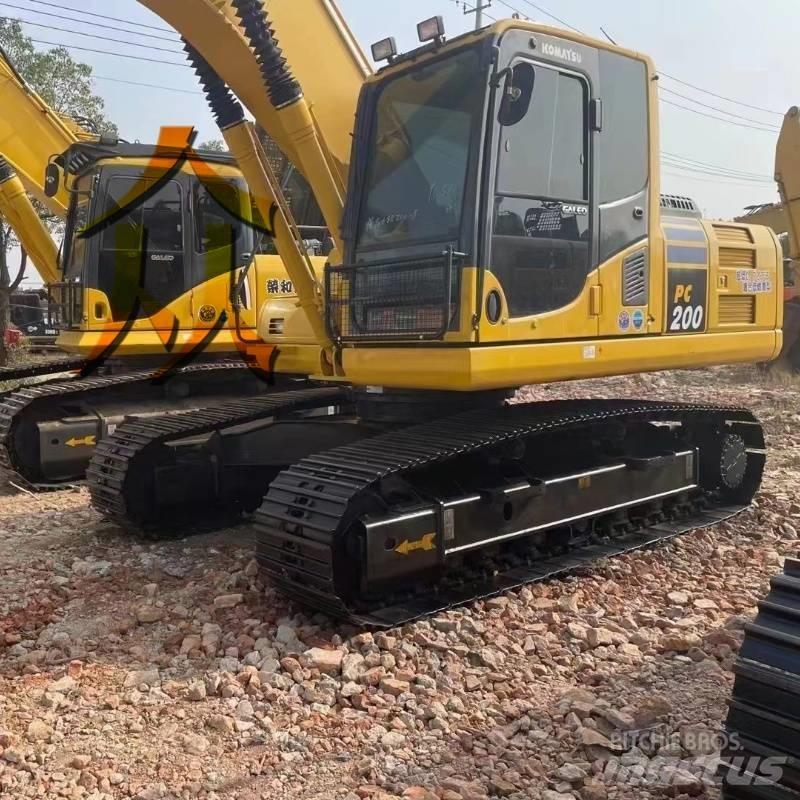 Komatsu PC 200 Εκσκαφείς με ερπύστριες