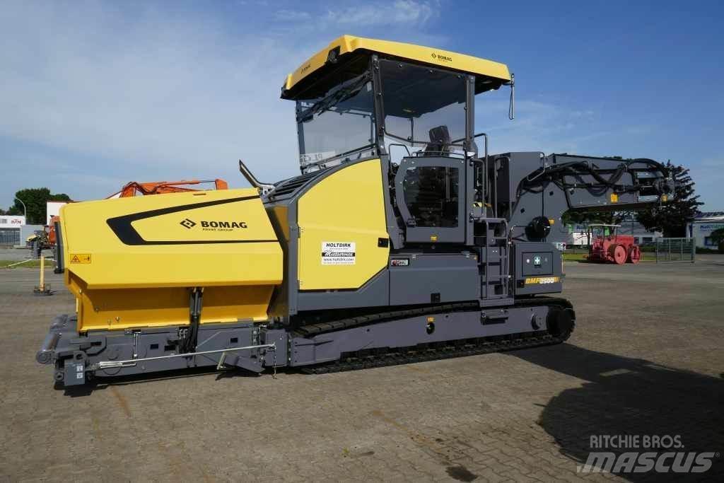 Bomag BMF 2500 M Τροφοδότες