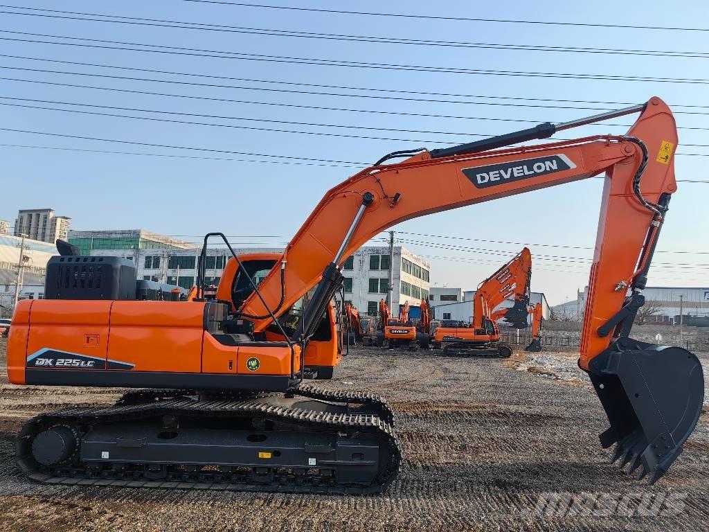 Doosan DX225 Εκσκαφείς με ερπύστριες