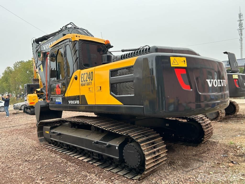 Volvo EC 240 Εκσκαφείς με ερπύστριες