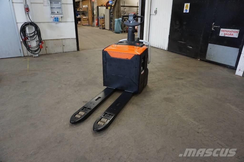 Toyota LPE220 Χειροκίνητο περονοφόρο ανυψωτικό με πλατφόρμα