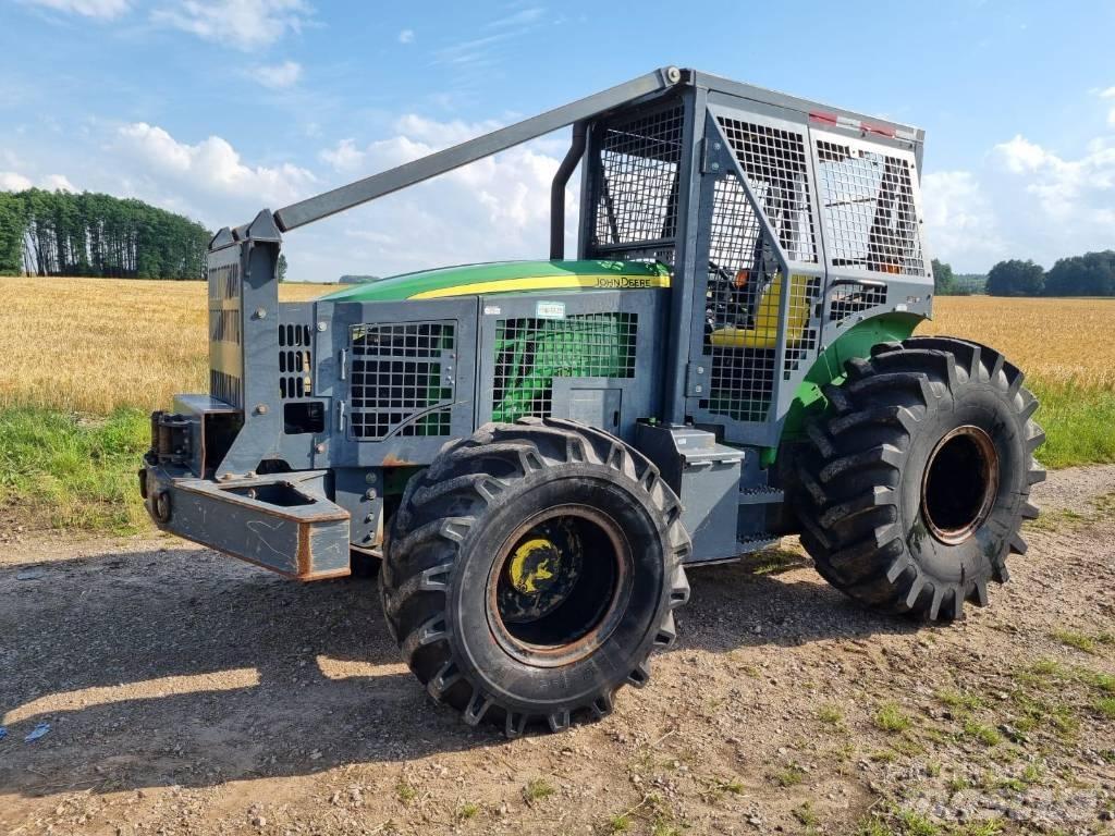 John Deere 5100 M Τρακτέρ δασοπονίας