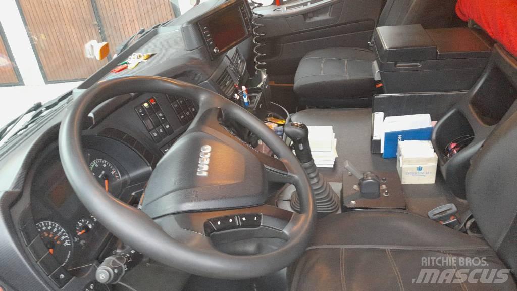 Iveco Trakker 450 Φορτηγά με Γερανό