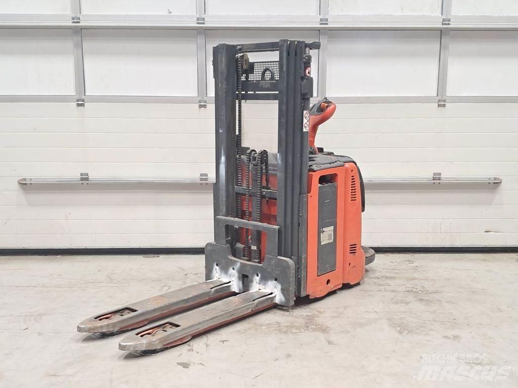 Linde D12 AP Παλετοφόρα πεζού χειριστή με ιστό