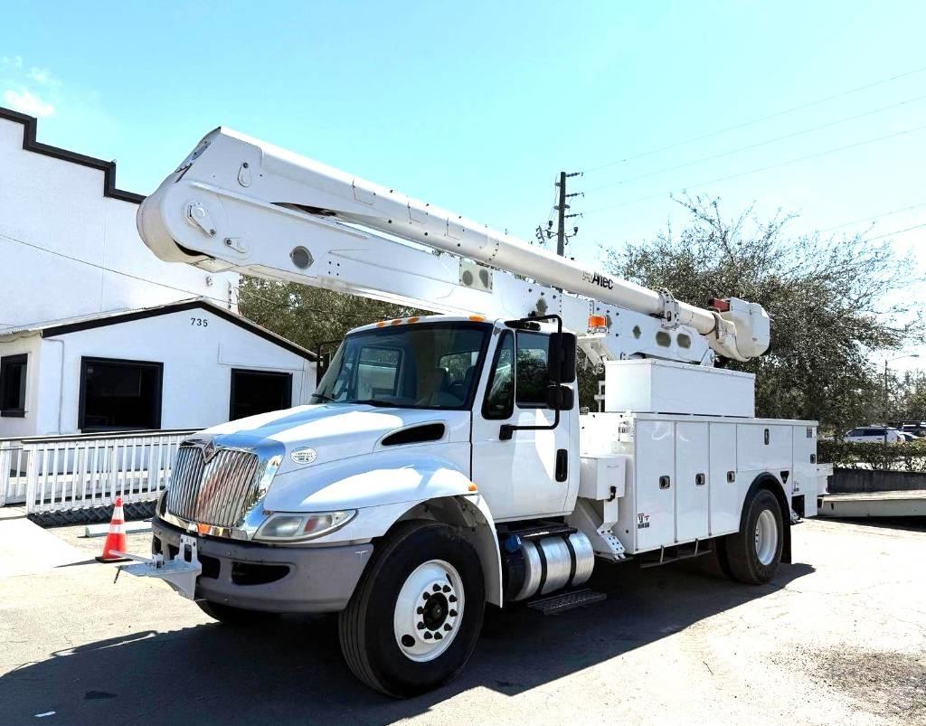 Altec AA 55 Εναέριες πλατφόρμες τοποθετημένες σε φορτηγό