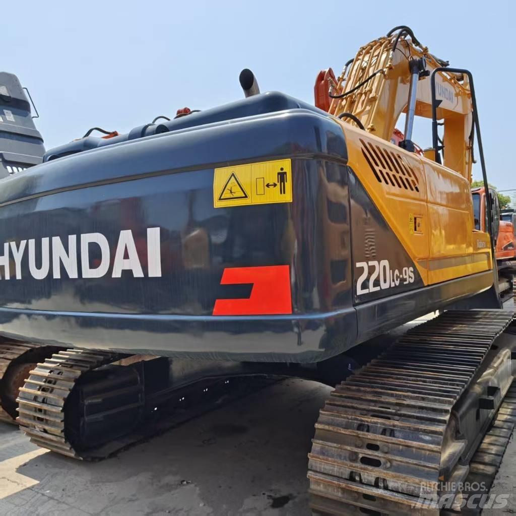 Hyundai 220lc-9s Εκσκαφείς με ερπύστριες