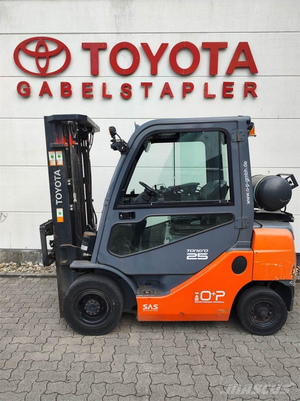 Toyota 02-8FGF25 Περονοφόρα ανυψωτικά κλαρκ με φυσικό αέριο LPG
