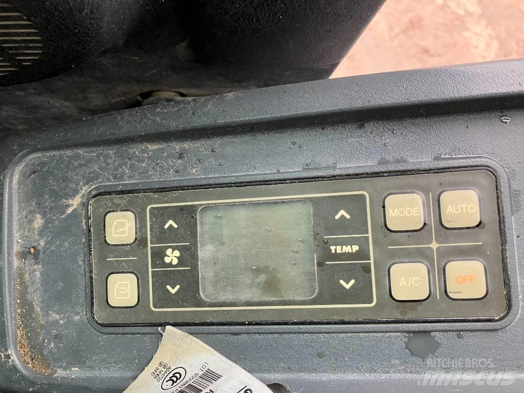 Hyundai 55W-9A Εκσκαφείς με τροχούς - λάστιχα