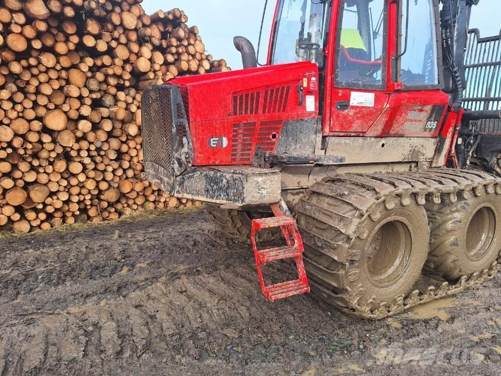 Komatsu 835 Μεταφορείς ξυλείας