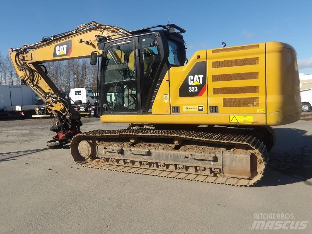 CAT 323 Εκσκαφείς με ερπύστριες