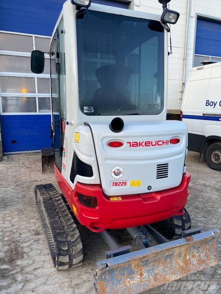 Takeuchi TB 225 Εκσκαφάκι (διαβολάκι) < 7t